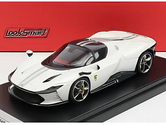 FERRARI デイトナ SP3 クローズドルーフ 2022 ホワイトパールメタリック/ LOOKSMART 1/43 ミニカー