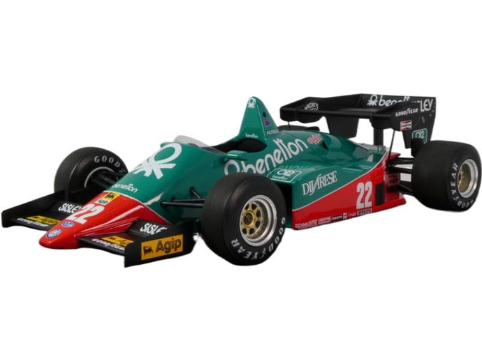 Alfa Romeo 184T 1984年 F1 GP #22 R.パトレーゼ/ LOOKSMART 1/18 ミニカー