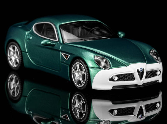 【予約】2026年発売予定 Alfa Romeoアルファロメオ 8C Competizione 2008 グリーン/ホワイト / MOTORHELIX 1/64 ミニカー