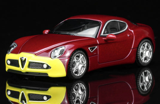 【予約】2026年発売予定 Alfa Romeoアルファロメオ 8C Competizione 2008 レッド イエロー / MOTORHELIX 1/64 ミニカー