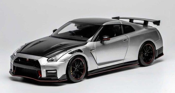 【予約】2026年発売予定NISSAN GT R R35 NISMO クーペ 2022 SILVER CARBON/ MOTORHELIX 1/18 699台限定ミニカー