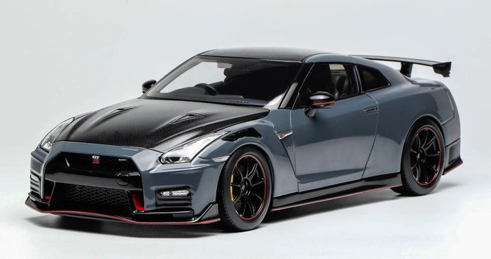 【予約】2026年発売予定NISSAN GT R R35 NISMO クーペ 2022 STEALTH GREY CARBON/ MOTORHELIX 1/18 999台限定ミニカー