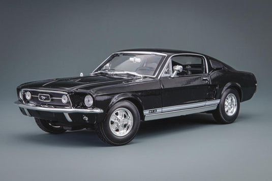 Ford Mustang GTA ファストバック 1967 ブラック/ MAISTO 1/18 ミニカー