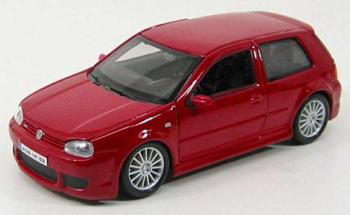 VOLKSWAGEN GOLF R32 2002 レッド/ MAISTO 1/24 ミニカー