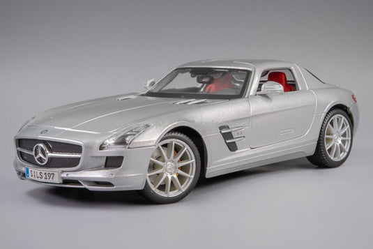 Mercedes-Benz SLS AMG C197 2010 シルバー/ MAISTO 1/18 ミニカー