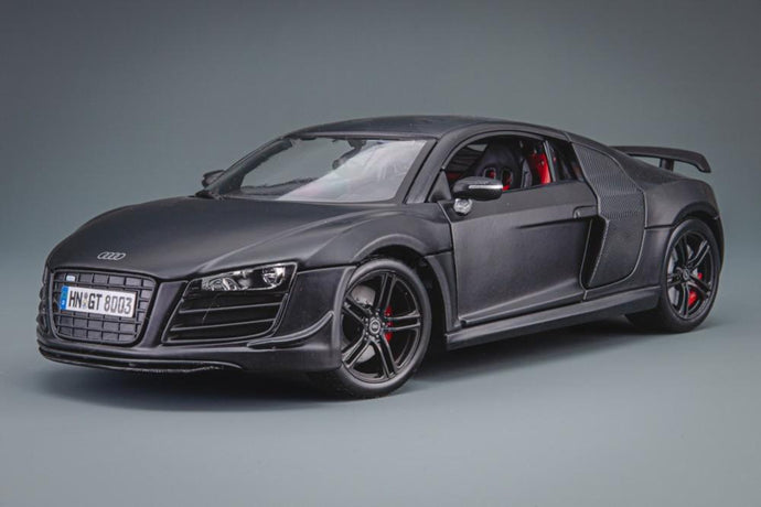 Audi R8 GT マットブラック/ MAISTO 1/18 ミニカー