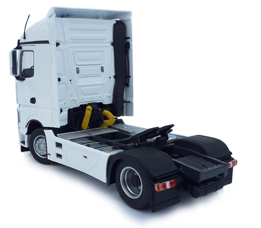 【予約】1月以降発売予定 Mercedes-Benz Actros Streamspace 4x2 ホワイト トラック / MARGEMODELS 1/32 建設機械模型 工事車両