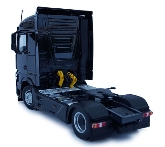 【予約】1月以降発売予定 Mercedes-Benz Actros Streamspace 4x2 ブラック トラック / MARGEMODELS 1/32 建設機械模型 工事車両