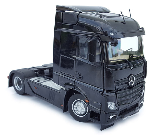 【予約】1月以降発売予定 Mercedes-Benz Actros Streamspace 4x2 ブラック トラック / MARGEMODELS 1/32 建設機械模型 工事車両