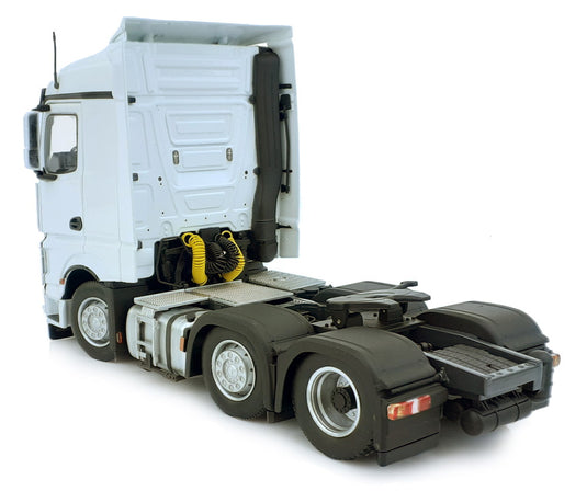 【予約】1月以降発売予定 Mercedes-Benz Actros Streamspace 6x2 ホワイト トラック / MARGEMODELS 1/32 建設機械模型 工事車両