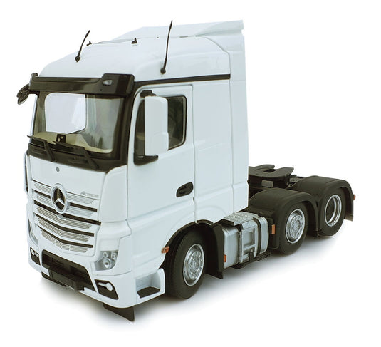 【予約】1月以降発売予定 Mercedes-Benz Actros Streamspace 6x2 ホワイト トラック / MARGEMODELS 1/32 建設機械模型 工事車両