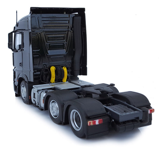 【予約】1月以降発売予定 Mercedes-Benz Actros Streamspace 6x2 ブラック トラック / MARGEMODELS 1/32 建設機械模型 工事車両
