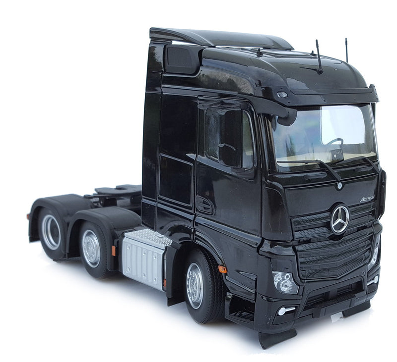 ギャラリービューアに画像をロードする, 【予約】1月以降発売予定 Mercedes-Benz Actros Streamspace 6x2 ブラック トラック / MARGEMODELS 1/32 建設機械模型 工事車両

