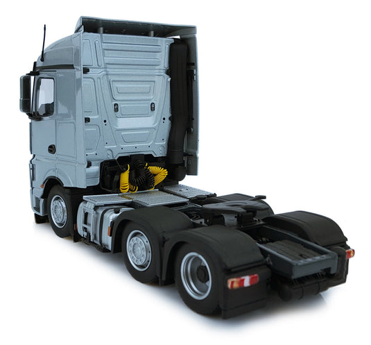 【予約】1月以降発売予定 Mercedes-Benz Actros Streamspace 6x2 シルバー トラック / MARGEMODELS 1/32 建設機械模型 工事車両