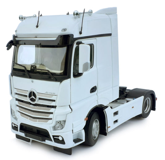 【予約】1月以降発売予定 Mercedes-Benz Actros Bigspace 4x2 ホワイト トラック / MARGEMODELS 1/32 建設機械模型 工事車両