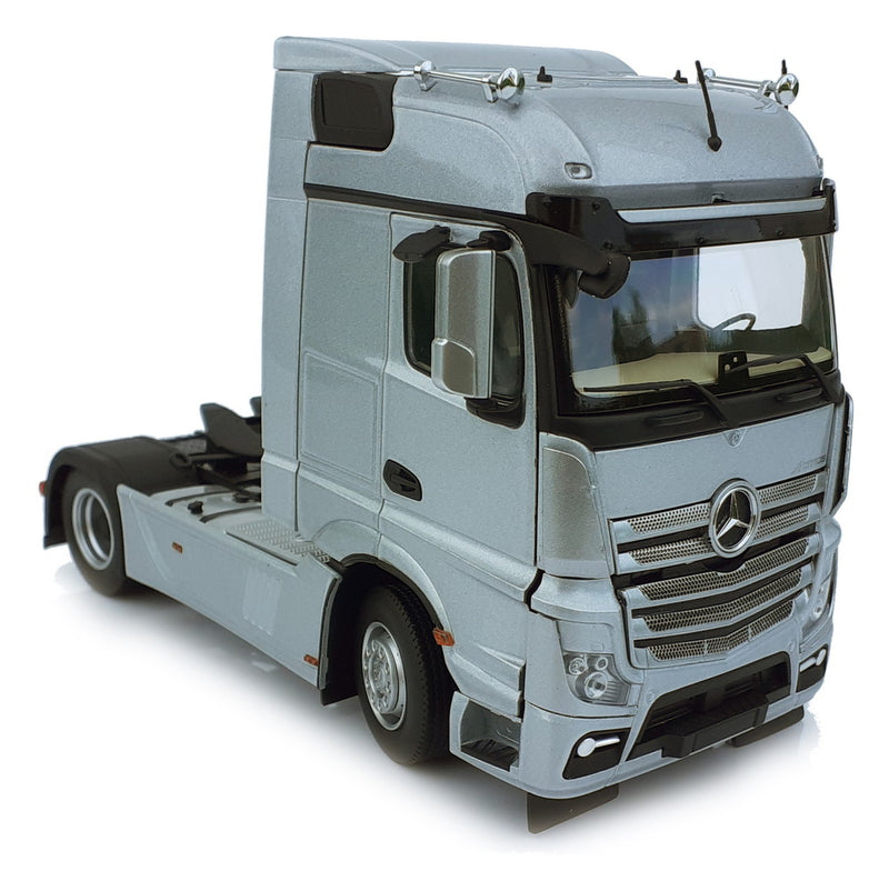 ギャラリービューアに画像をロードする, 【予約】1月以降発売予定 Mercedes-Benz Actros Bigspace 4x2 シルバー トラック / MARGEMODELS 1/32 建設機械模型 工事車両
