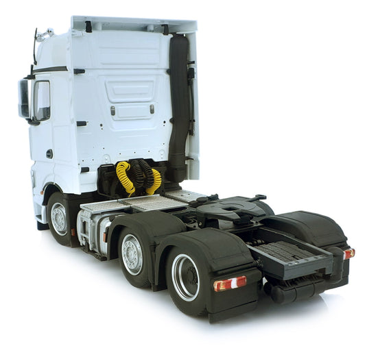 【予約】1月以降発売予定 Mercedes-Benz Actros Bigspace 6x2 ホワイト トラック / MARGEMODELS 1/32 建設機械模型 工事車両