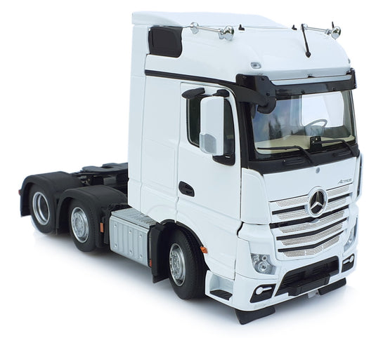 【予約】1月以降発売予定 Mercedes-Benz Actros Bigspace 6x2 ホワイト トラック / MARGEMODELS 1/32 建設機械模型 工事車両