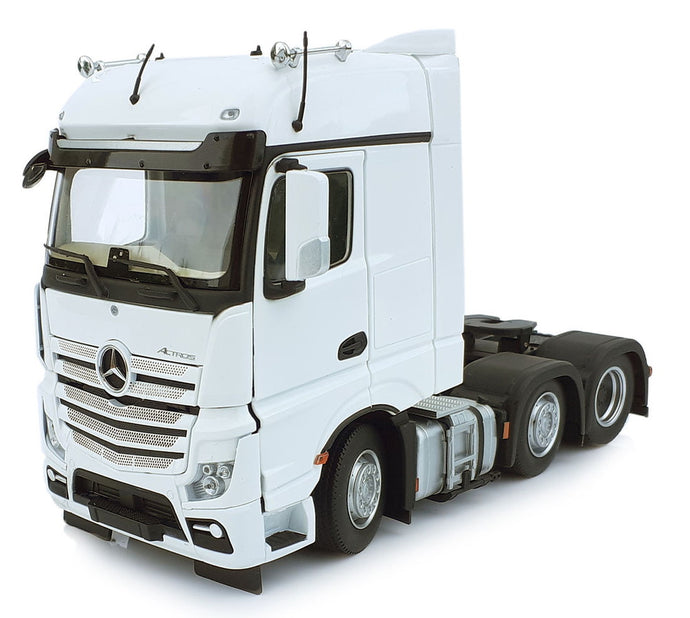 【予約】1月以降発売予定 Mercedes-Benz Actros Bigspace 6x2 ホワイト トラック / MARGEMODELS 1/32 建設機械模型 工事車両