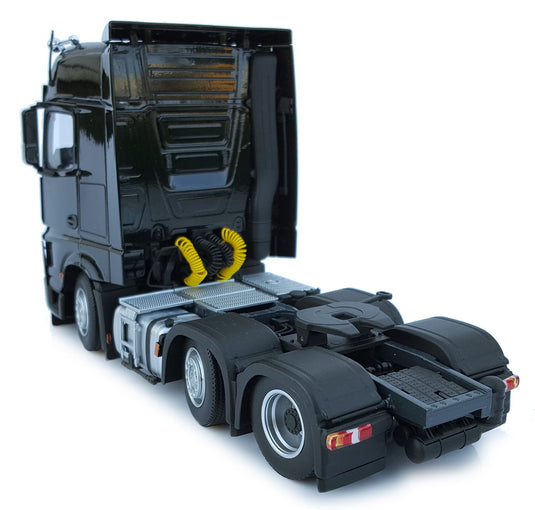 【予約】1月以降発売予定 Mercedes-Benz Actros Bigspace 6x2 ブラック トラック / MARGEMODELS 1/32 建設機械模型 工事車両