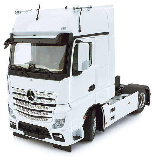 【予約】1月以降発売予定 Mercedes-Benz Actros Gigaspace 4x2 ホワイト トラック / MARGEMODELS 1/32 建設機械模型 工事車両