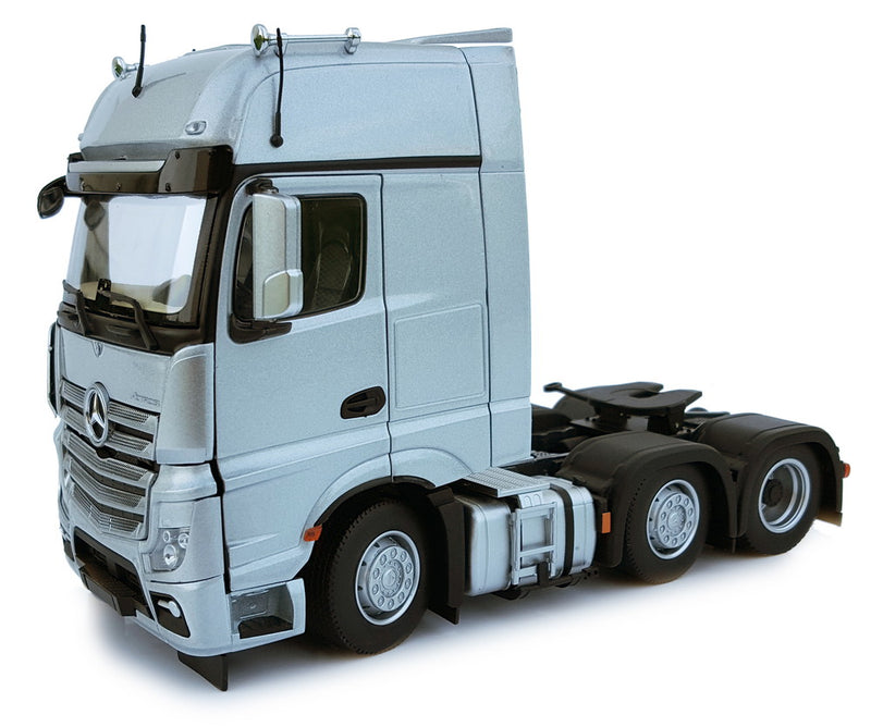 ギャラリービューアに画像をロードする, 【予約】1月以降発売予定 Mercedes-Benz Actros Gigaspace 6x2 トラック / MARGEMODELS 1/32 建設機械模型 工事車両
