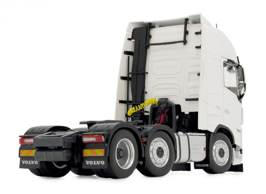 【予約】1月以降発売予定 Volvo FH5 トラック 6x2 クリアホワイト トラック / MARGEMODELS 1/32 建設機械模型 工事車両