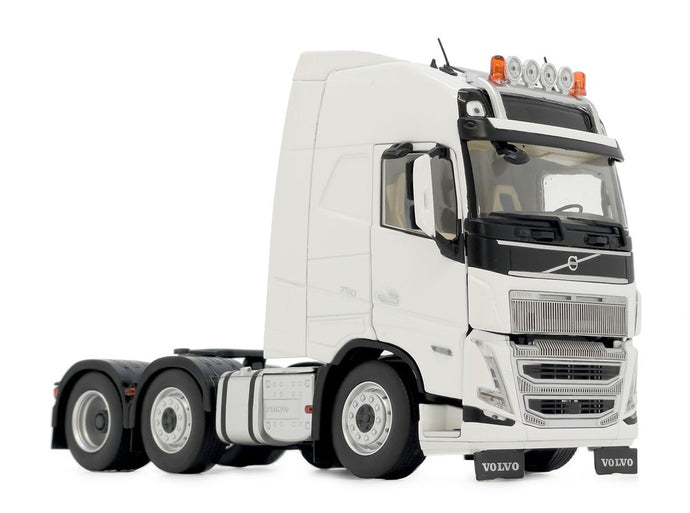 【予約】1月以降発売予定 Volvo FH5 トラック 6x2 クリアホワイト トラック / MARGEMODELS 1/32 建設機械模型 工事車両