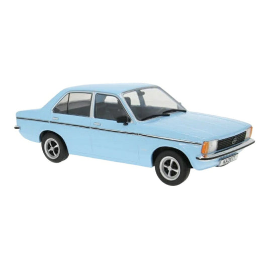 【予約】2026年発売予定 Opelオペル Kadettカデット C2 1977 ライトブルー / MCG 1/18 ミニカー