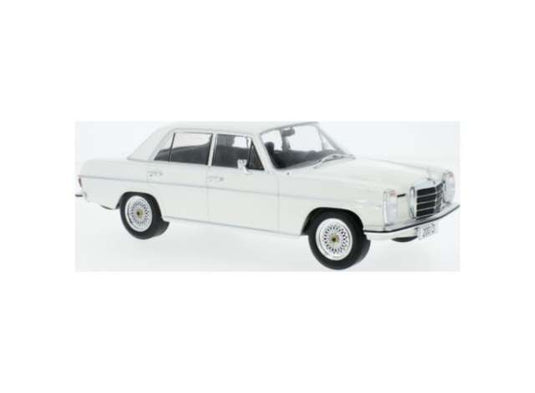 1968年 Mercedes-Benz 200 D (W115) ホワイト/ MCG  1/18 ミニカー