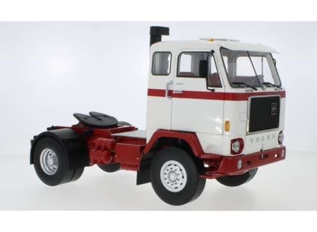 1971 Volvo F88 ホワイトレッド/MCG 1/18ミニカー