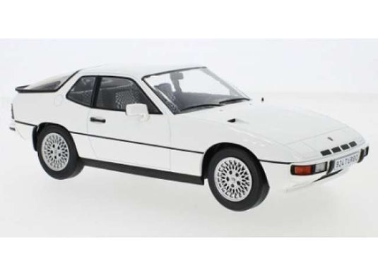 1979 Porsche 924 ターボ ホワイト/MCG 1/18ミニカー