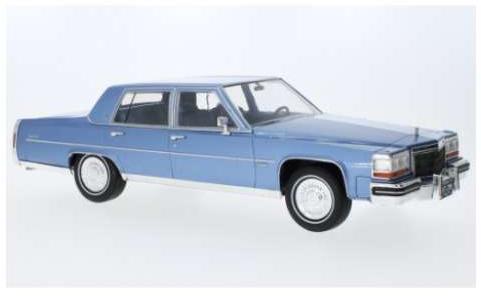 1982 キャデラック Fleetwood Brougham ライトブルー/ MCG  1/18 ミニカー