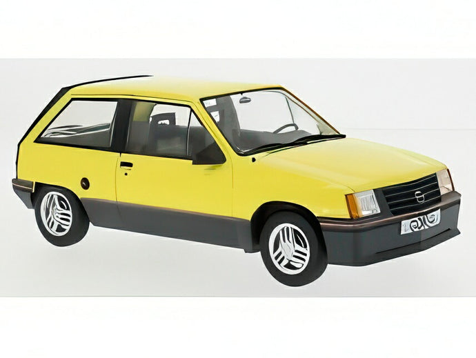 【予約】2025年発売予定OPEL コルサ A SR 1983 イエロー/ MCG 1/18 ミニカー