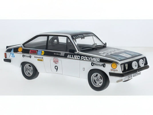 【予約】2025年発売予定FORD ENGLAND - ESCORT MKII RS 2000 N 9 RALLY TOUR OF GREAT BRITAIN 1977 ARI VATANEN - PETER BRYANT - WHITE BLACK/MCG 1/18ミニカー