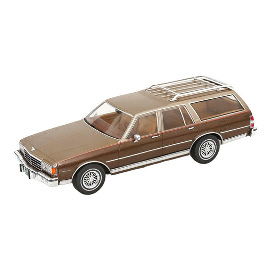シボレー カプリス エステート ブラウンメタリック / MCG 1/18 ミニカー
