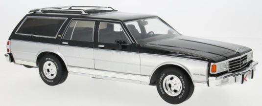 【予約】2026年発売予定CHEVROLET CAPRICE ESTATE 1985 グレーシルバー/ MCG 1/18 ミニカー