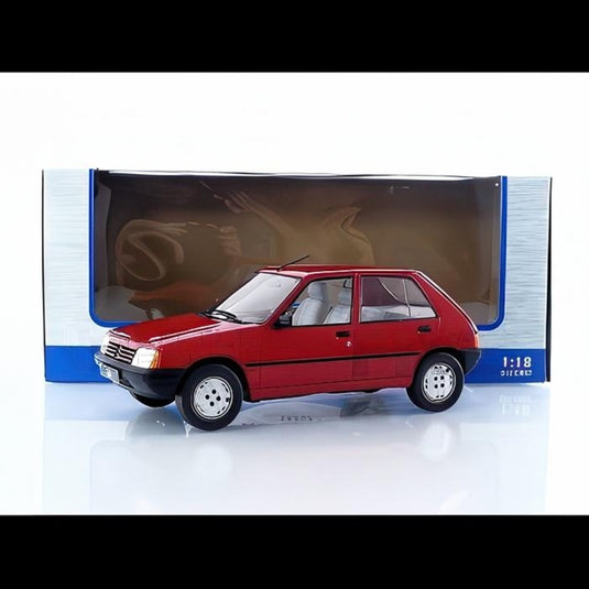 PEUGEOT 205 1984/ MCG 1/18 ミニカー
