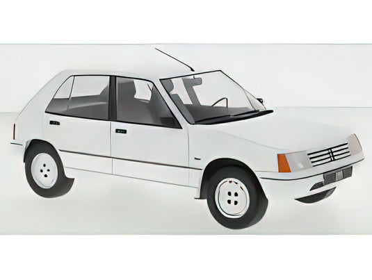 【予約】2025年発売予定PEUGEOT  205 1984  WHITE/MCG 1/18ミニカー