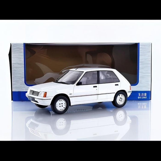 PEUGEOT 205 1984/ MCG 1/18 ミニカー