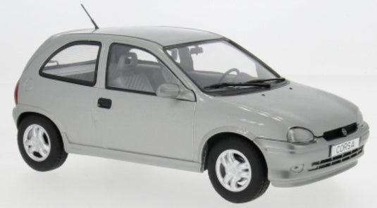 【予約】2026年発売予定OPEL CORSA B GSi 1993 シルバー/ MCG 1/18 ミニカー