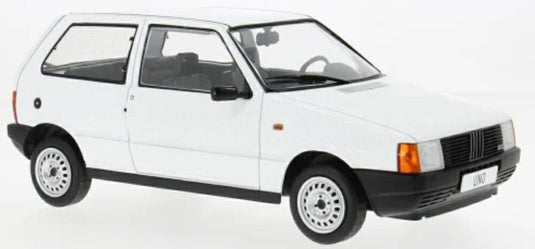 【予約】2026年発売予定FIATフィアット UNO 1984 ホワイト / MCG 1/18 ミニカー
