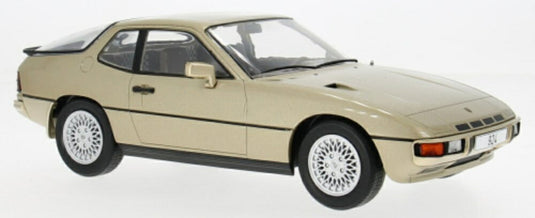 【予約】2026年発売予定PORSCHEポルシェ 924 ターボ 1979 ベージュ / MCG 1/18 ミニカー
