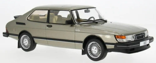 【予約】2026年発売予定SAABサーブ 900 ターボ 1981 ブラウン / MCG 1/18 ミニカー