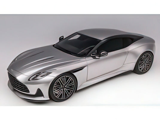 ASTON MARTIN DB12 4.0L V8 COUPE 2023 ライトニングシルバー/ MOTORHELIX 1/18 99台限定ミニカー