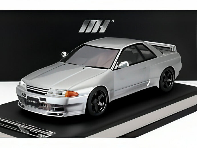 NISSAN SKYLINE GT-R (R32) クーペ カスタム 1989 シルバー/ MOTORHELIX 1/18 99台限定ミニカー