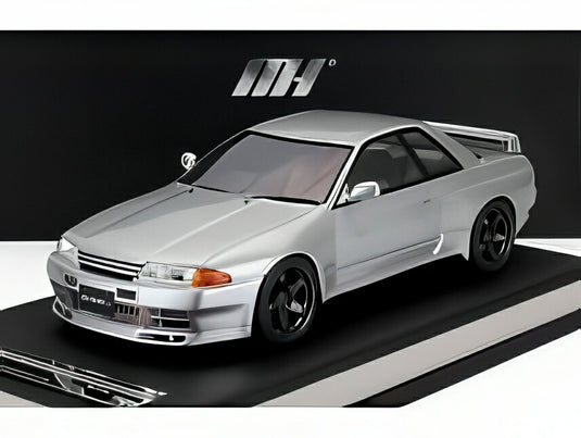 NISSAN SKYLINE GT-R (R32) クーペ カスタム 1989 シルバー/ MOTORHELIX 1/18 99台限定ミニカー