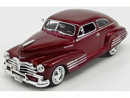 CHEVROLET CHEVY AEROSEDAN FLEETLINE 1948 レッドメタリック/ Motor Max 1/24 ミニカー