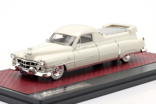 Cadillacキャデラック Professional S&S Florentine フラワーカー 1951 ホワイト / Matrix 1/18 ミニカー
