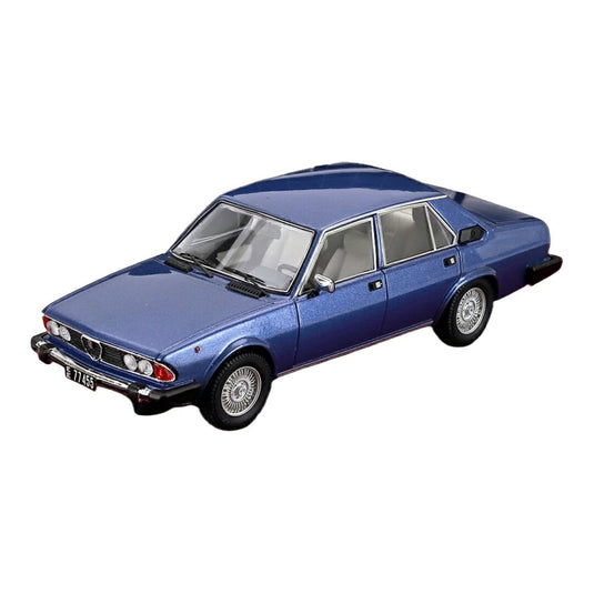 Alfa Romeoアルファロメオ Alfa 6 2.5i 1979 ブルー 100台限定 / Matrix 1/43 ミニカー